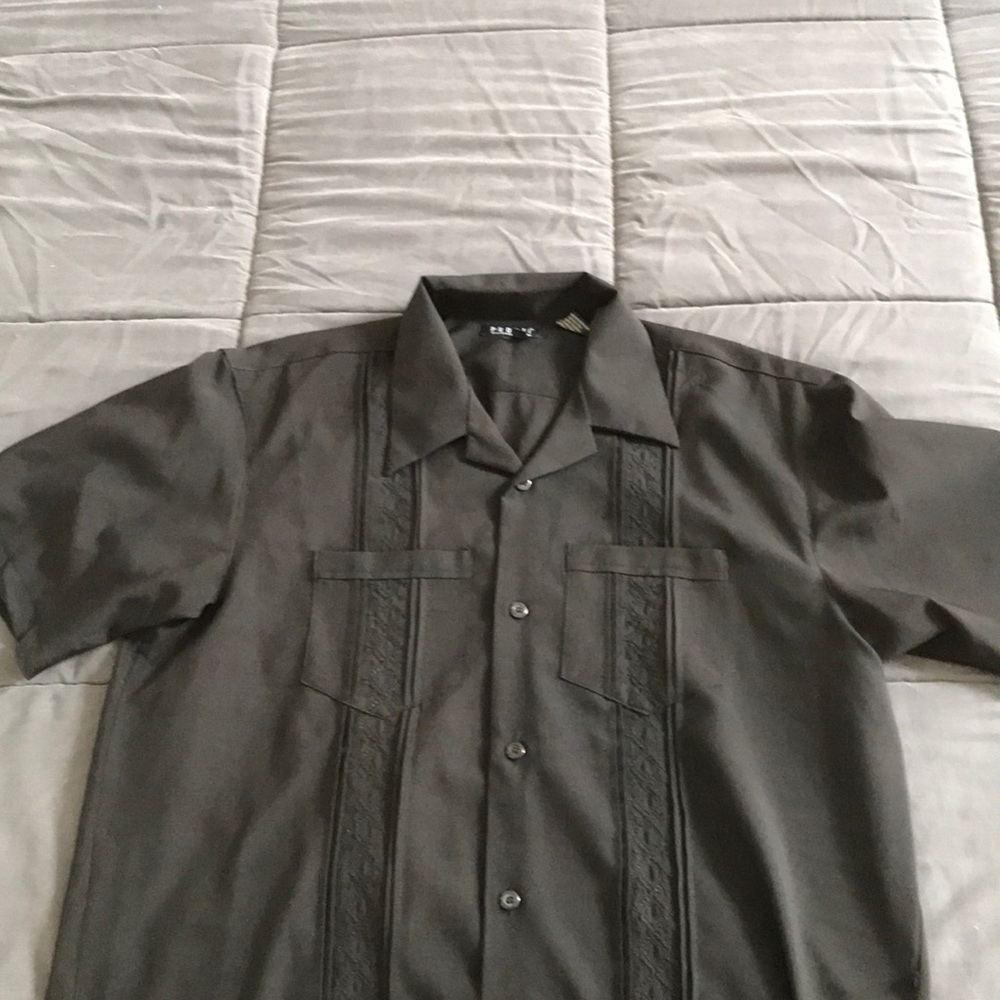 Men’s black dressy shirt